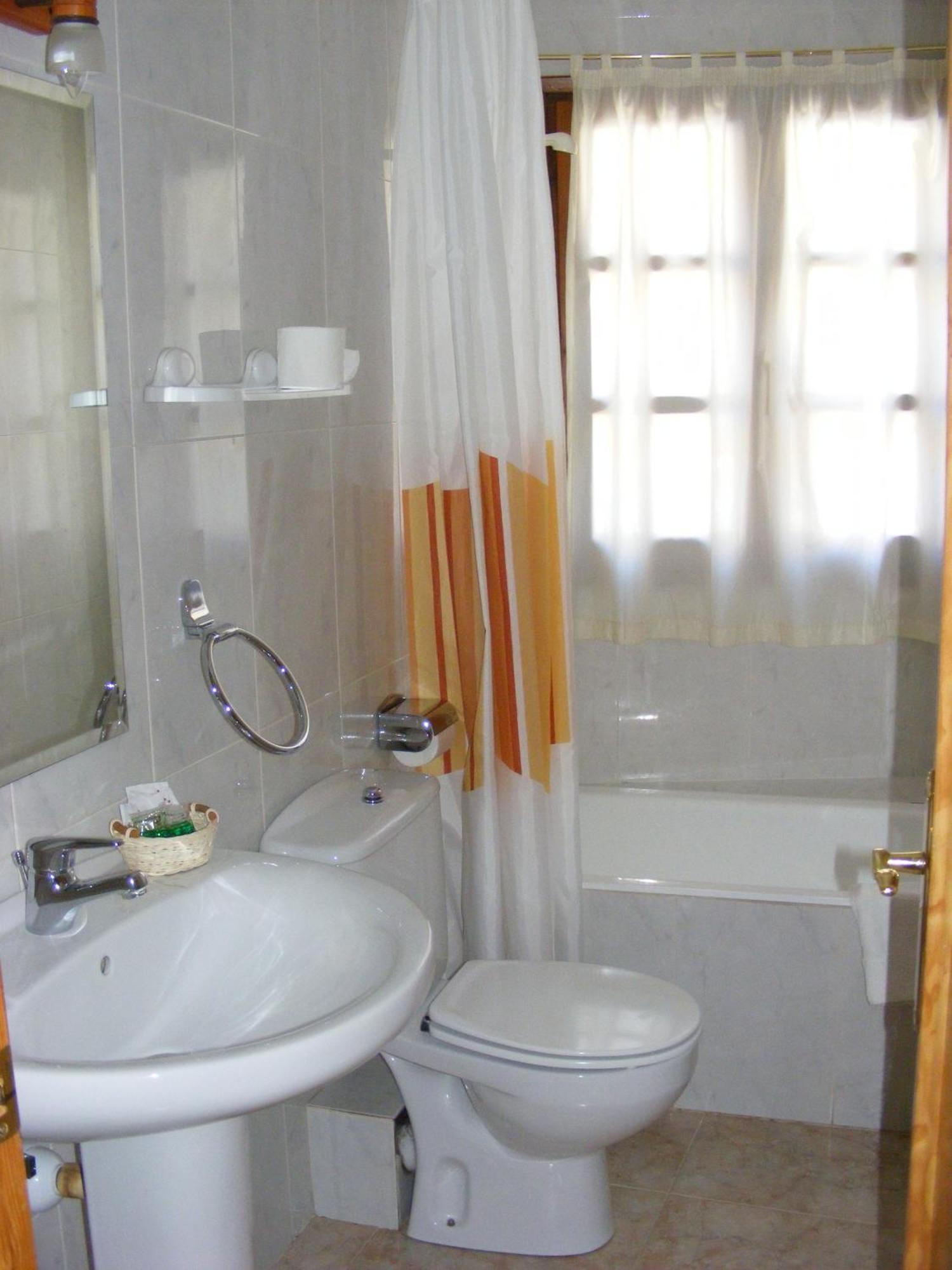 Apartaments L'Arrel Espot Esterno foto