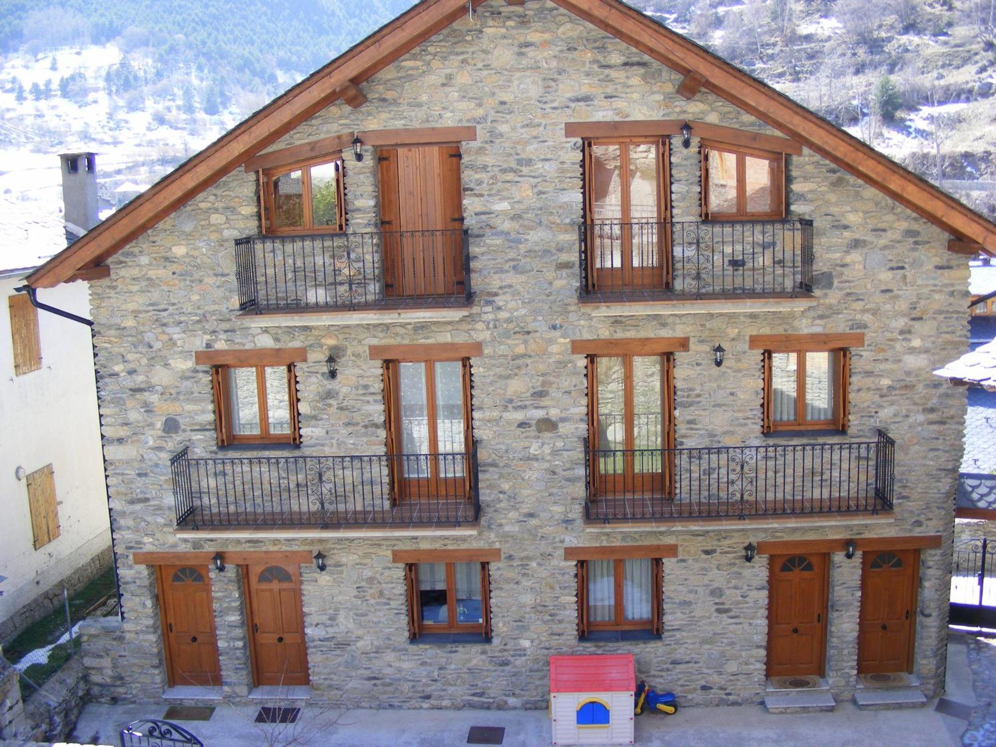 Apartaments L'Arrel Espot Esterno foto